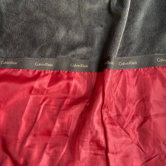 Calvin Klein Ladies ruby red down winter puffer jacket Sz XS Holiday coat - Picture 8 of 8